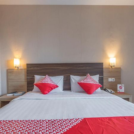 Oyo 1081 Allson City Hotel Makassar Ngoại thất bức ảnh