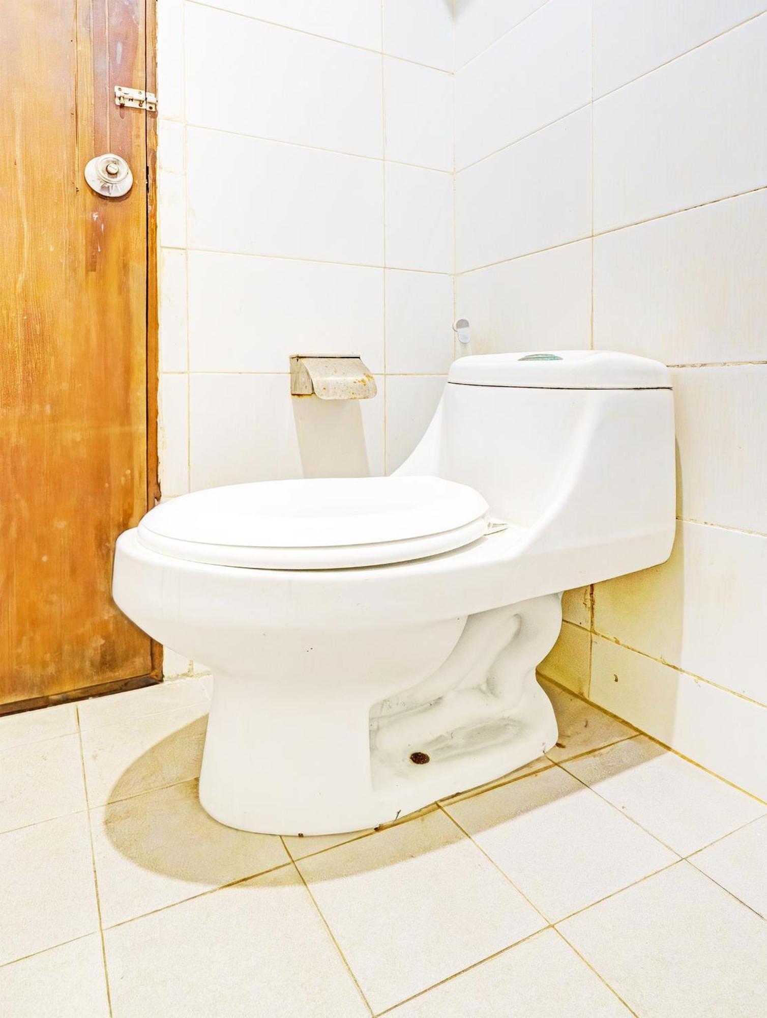 Oyo 1081 Allson City Hotel Makassar Ngoại thất bức ảnh