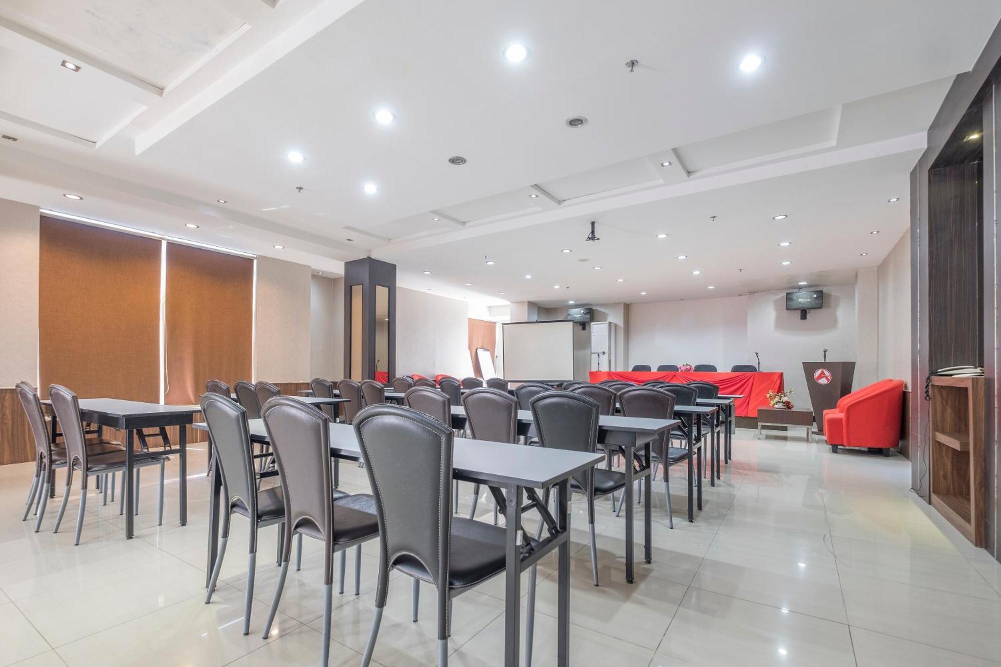 Oyo 1081 Allson City Hotel Makassar Ngoại thất bức ảnh