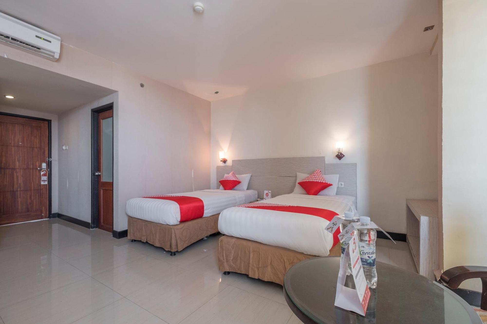 Oyo 1081 Allson City Hotel Makassar Ngoại thất bức ảnh