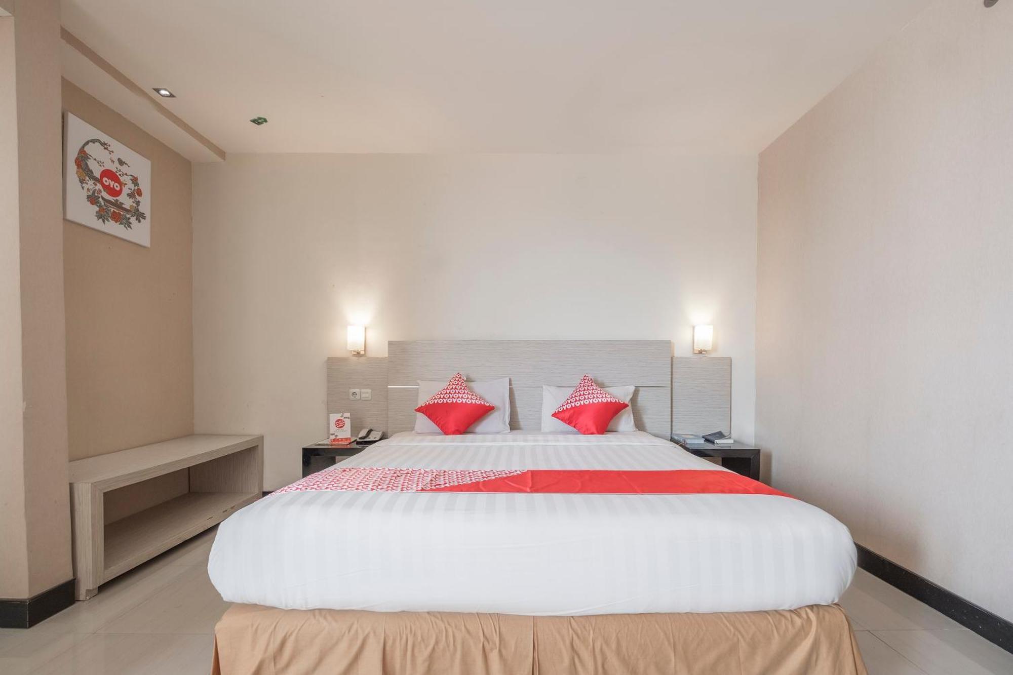 Oyo 1081 Allson City Hotel Makassar Ngoại thất bức ảnh