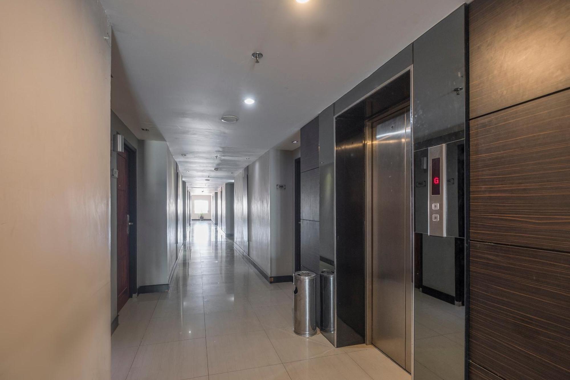 Oyo 1081 Allson City Hotel Makassar Ngoại thất bức ảnh