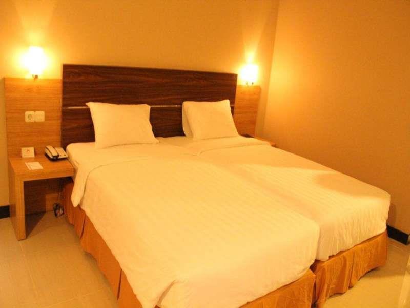 Oyo 1081 Allson City Hotel Makassar Ngoại thất bức ảnh